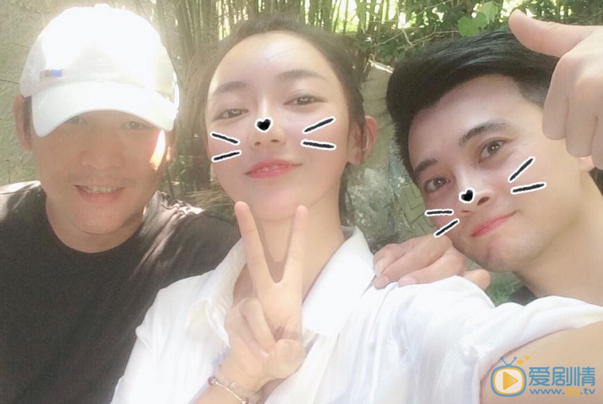 马莹莹与人合照 马莹莹高清写真_马莹莹高清剧照