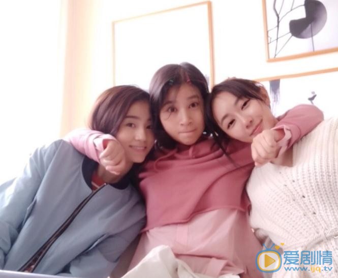 马莹莹与人合照 马莹莹高清写真_马莹莹高清剧照