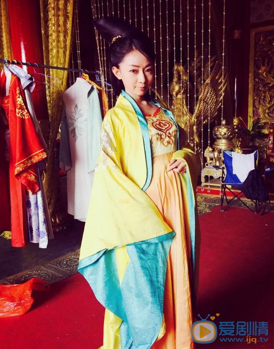 马莹莹与人合照 马莹莹高清写真_马莹莹高清剧照