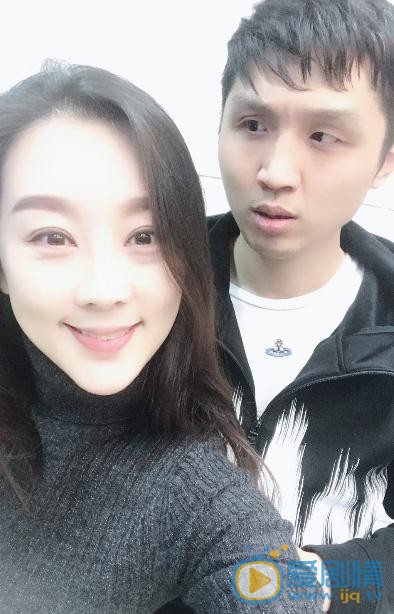 魏辰妃与人合照 魏辰妃高清写真_魏辰妃高清剧照