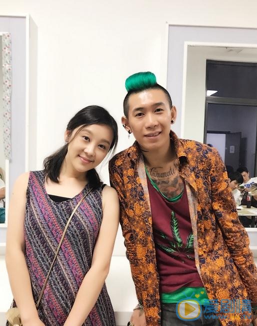 魏辰妃与人合照 魏辰妃高清写真_魏辰妃高清剧照