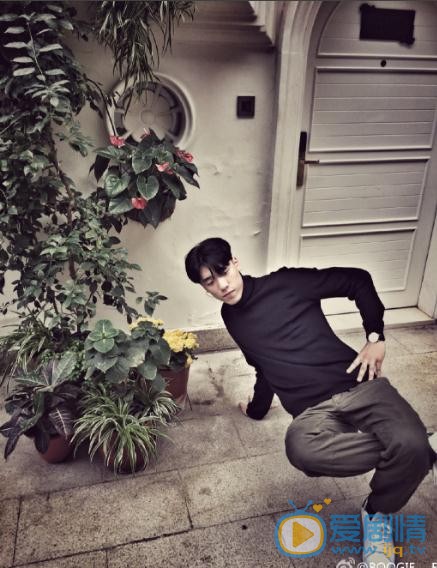 王子异街拍写真 王子异高清写真_王子异高清剧照
