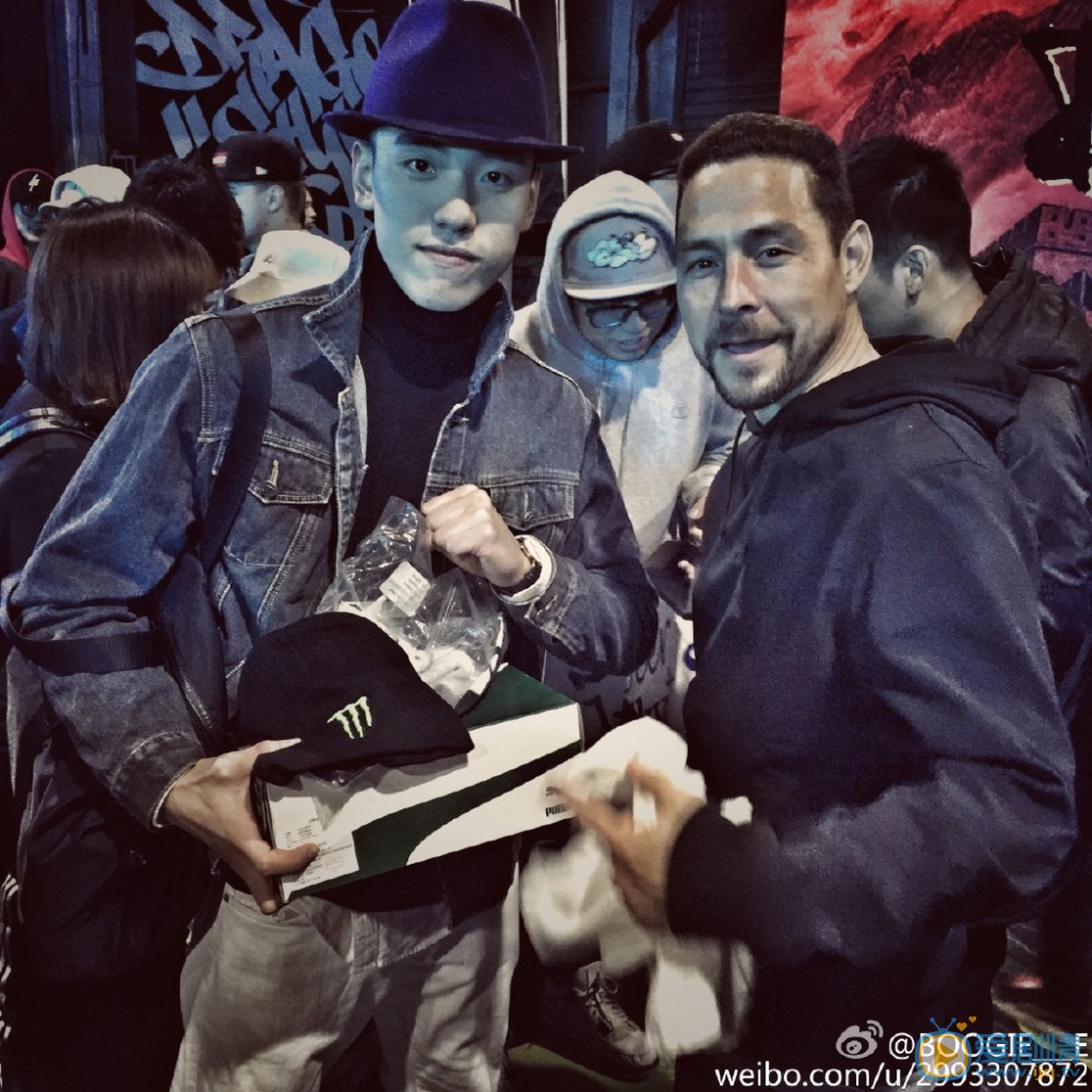 王子异街拍写真 王子异高清写真_王子异高清剧照