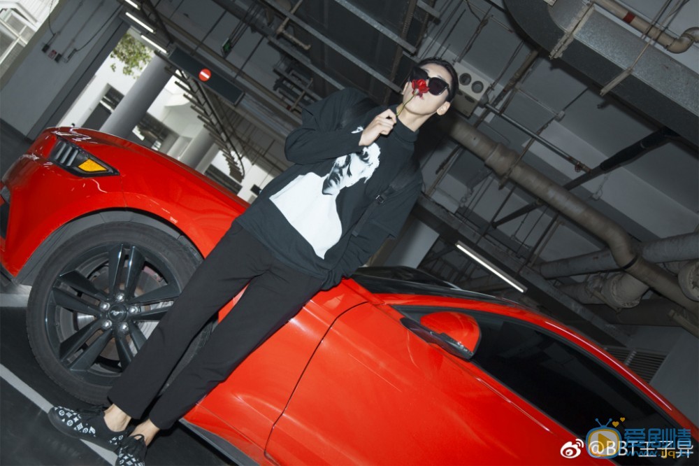 王子异街拍写真 王子异高清写真_王子异高清剧照
