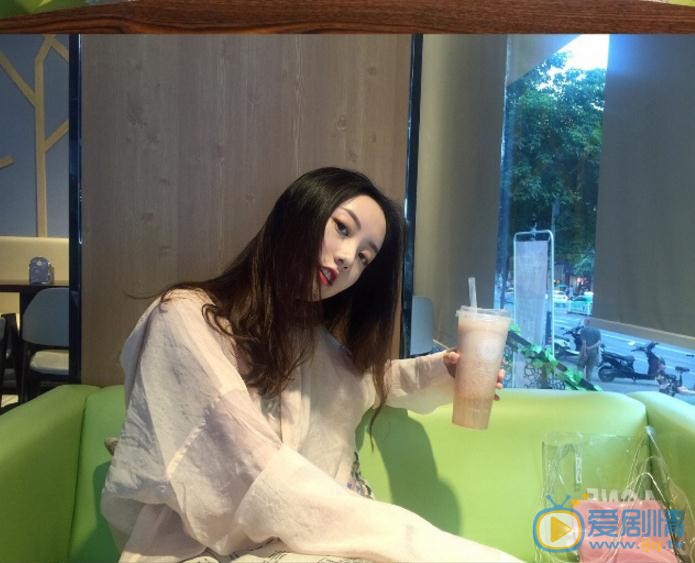 张雨薇街拍写真 张雨薇高清写真_张雨薇高清剧照