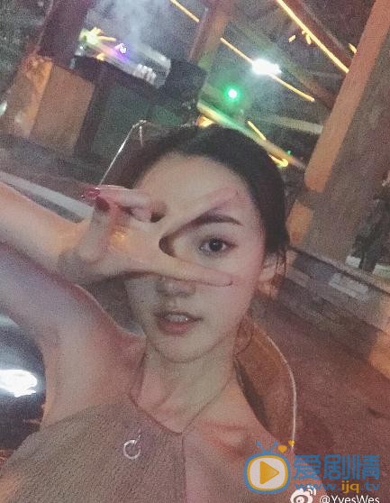 张雨薇自拍写真 张雨薇高清写真_张雨薇高清剧照