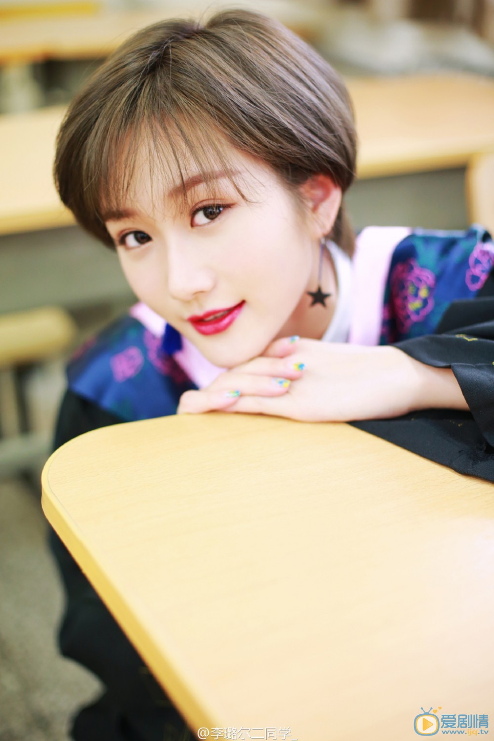 李璐尔校园照写真 李璐尔高清写真_李璐尔高清剧照