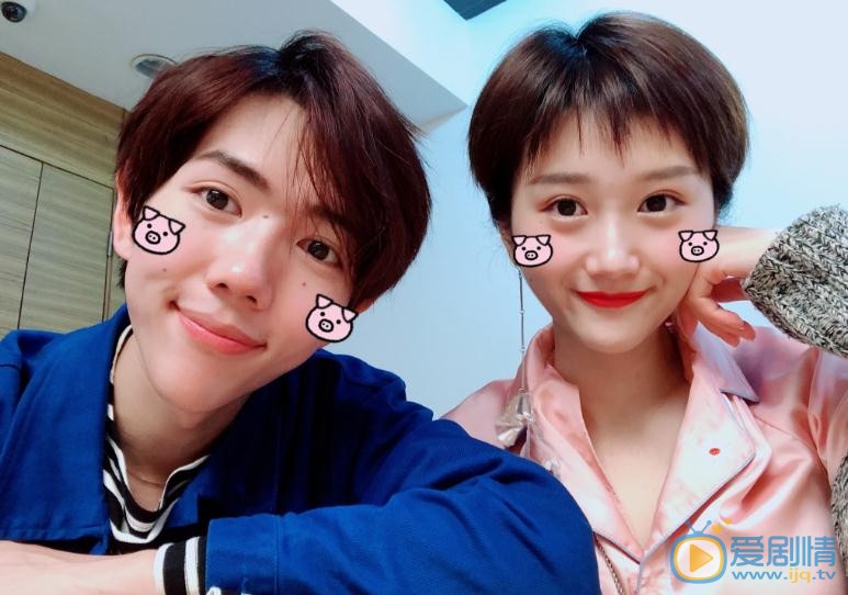 李璐尔好友合照写真 李璐尔高清写真_李璐尔高清剧照