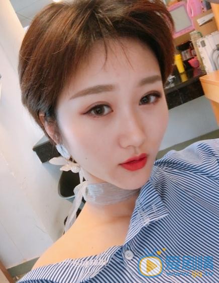 李璐尔俏丽写真 李璐尔高清写真_李璐尔高清剧照