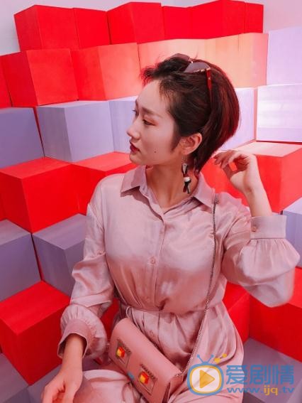 李璐尔俏丽写真 李璐尔高清写真_李璐尔高清剧照