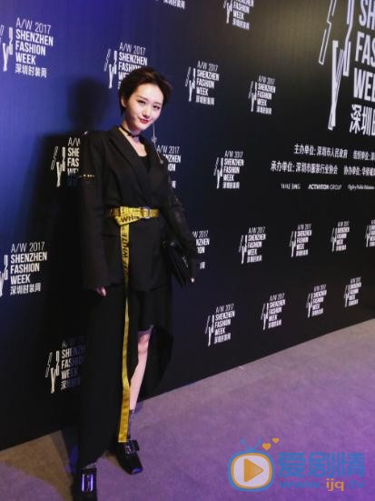 李璐尔参加活动写真 李璐尔高清写真_李璐尔高清剧照