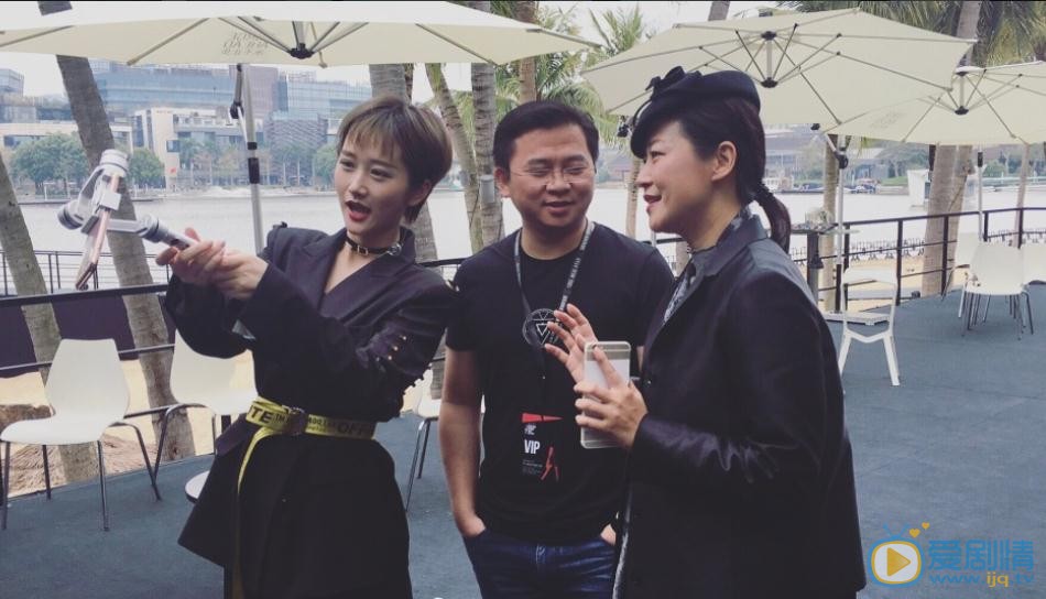 李璐尔好友合照写真 李璐尔高清写真_李璐尔高清剧照