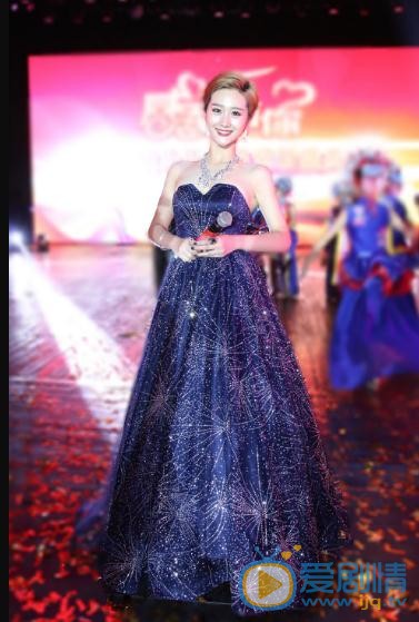 李璐尔参加活动写真 李璐尔高清写真_李璐尔高清剧照