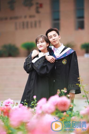 李璐尔校园照写真 李璐尔高清写真_李璐尔高清剧照