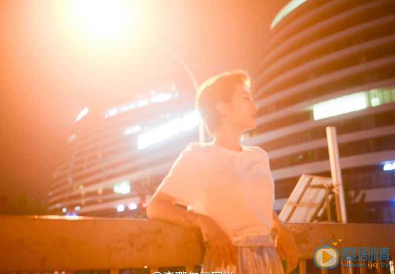 李璐尔俏丽写真 李璐尔高清写真_李璐尔高清剧照