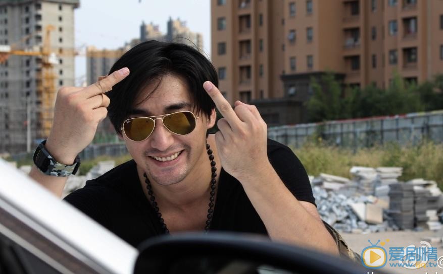 张旭绅士大片 张旭高清写真_张旭高清剧照