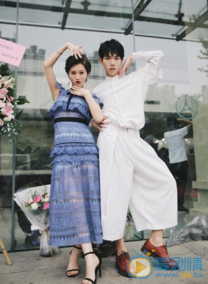 李璐尔参加活动写真 李璐尔高清写真_李璐尔高清剧照