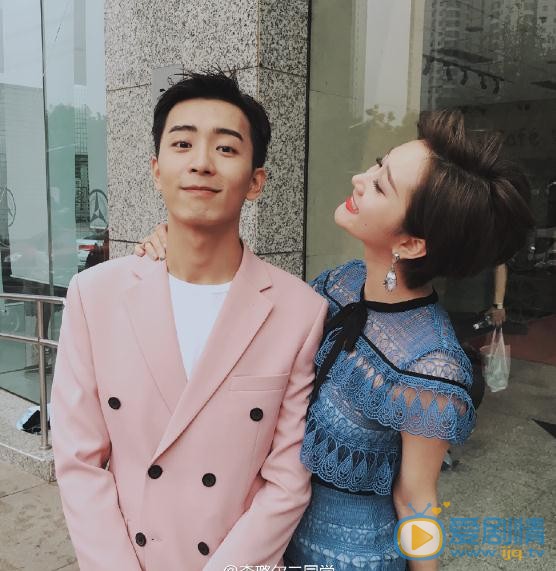 李璐尔参加活动写真 李璐尔高清写真_李璐尔高清剧照