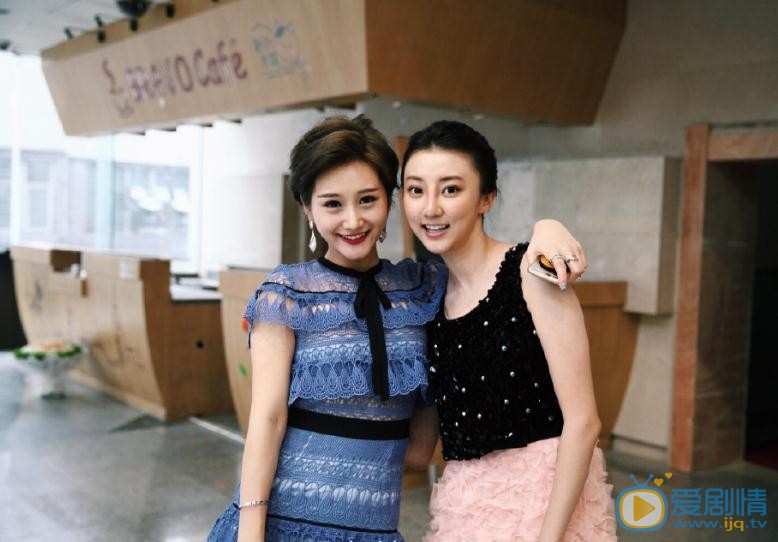 李璐尔参加活动写真 李璐尔高清写真_李璐尔高清剧照