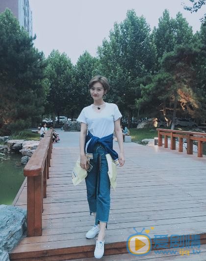 李璐尔俏丽写真 李璐尔高清写真_李璐尔高清剧照