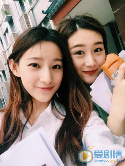 李璐尔好友合照写真 李璐尔高清写真_李璐尔高清剧照