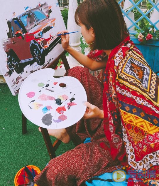 汤斯婷画画照 汤斯婷高清写真_汤斯婷高清剧照