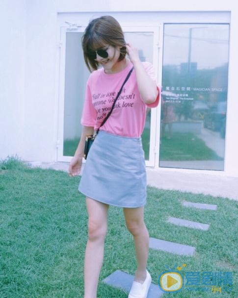汤斯婷夏日街拍 汤斯婷高清写真_汤斯婷高清剧照