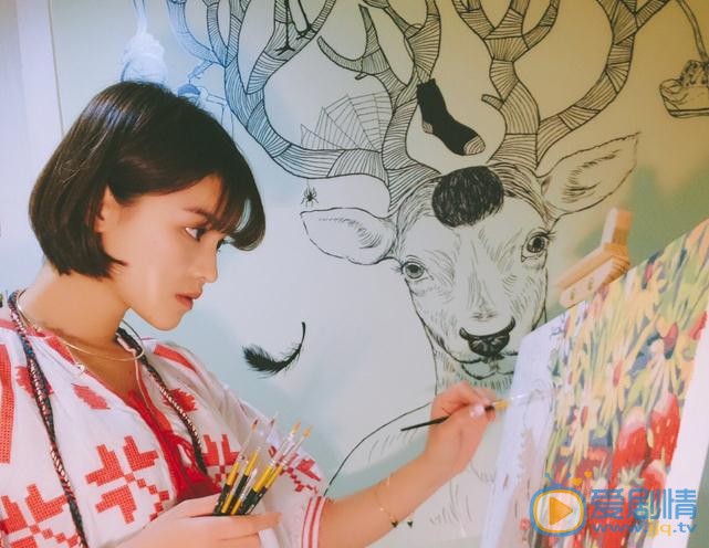 汤斯婷画画照 汤斯婷高清写真_汤斯婷高清剧照