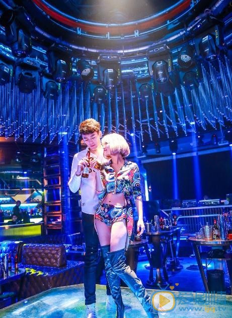 汤斯婷情侣写真 汤斯婷高清写真_汤斯婷高清剧照
