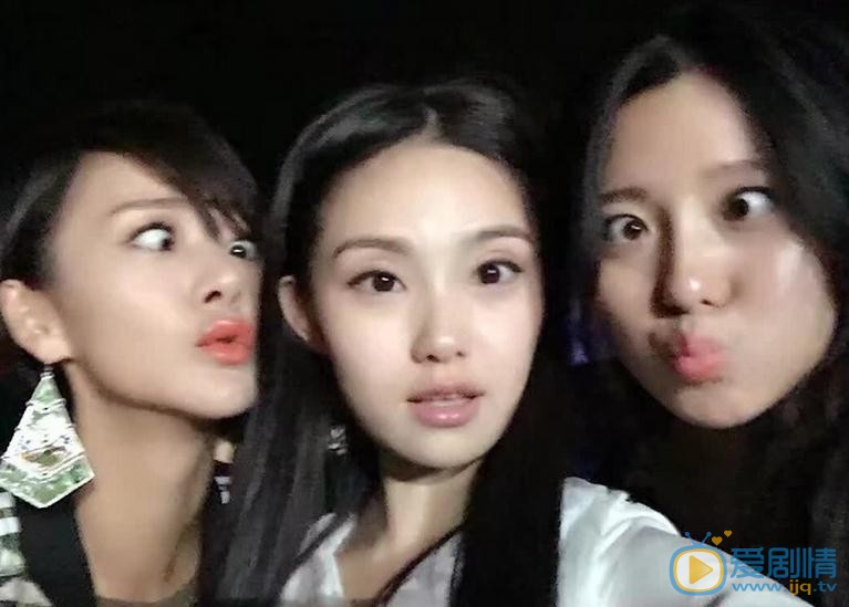 陈美霖与人合照 陈美霖高清写真_陈美霖高清剧照