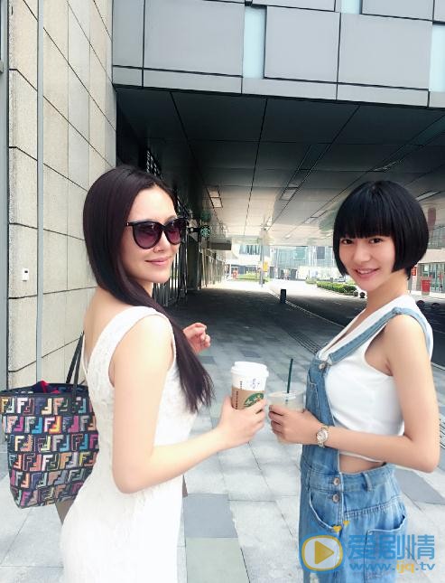 陈美霖与人合照 陈美霖高清写真_陈美霖高清剧照