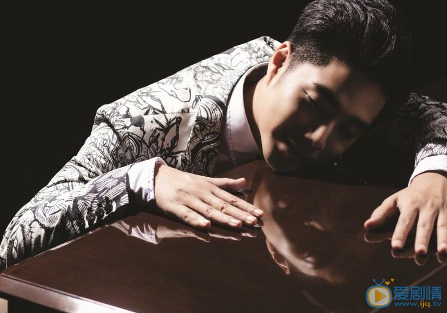 袁成杰西装绅士大片 袁成杰高清写真_袁成杰高清剧照