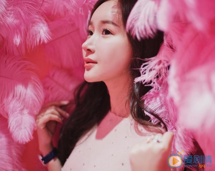 孙心娅粉色写真 孙心娅高清写真_孙心娅高清剧照