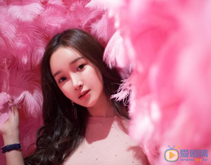 孙心娅粉色写真 孙心娅高清写真_孙心娅高清剧照