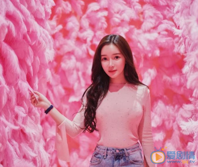 孙心娅粉色写真 孙心娅高清写真_孙心娅高清剧照