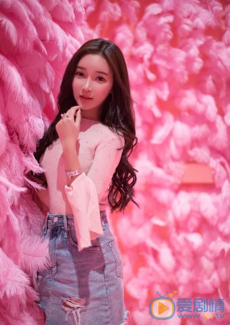孙心娅粉色写真 孙心娅高清写真_孙心娅高清剧照