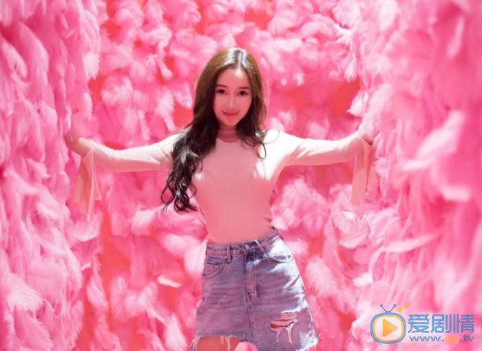 孙心娅粉色写真 孙心娅高清写真_孙心娅高清剧照