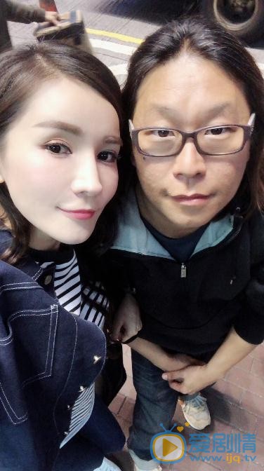 王希维与人合照 王希维高清写真_王希维高清剧照