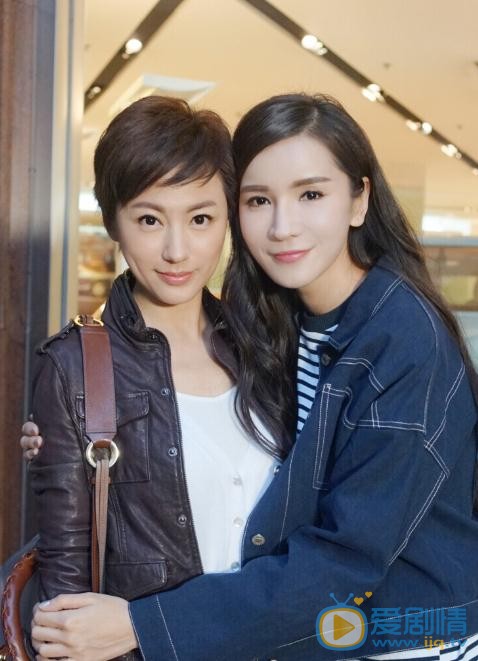 王希维与人合照 王希维高清写真_王希维高清剧照
