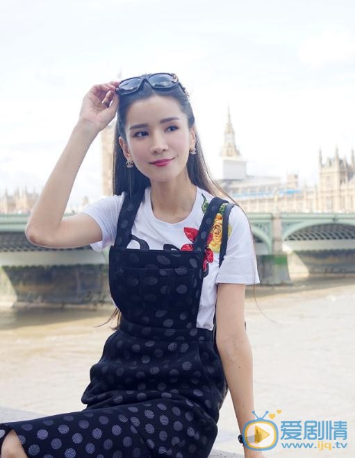 王希维随性街拍 王希维高清写真_王希维高清剧照