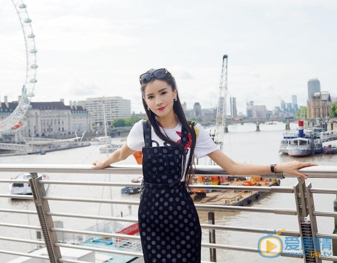 王希维随性街拍 王希维高清写真_王希维高清剧照