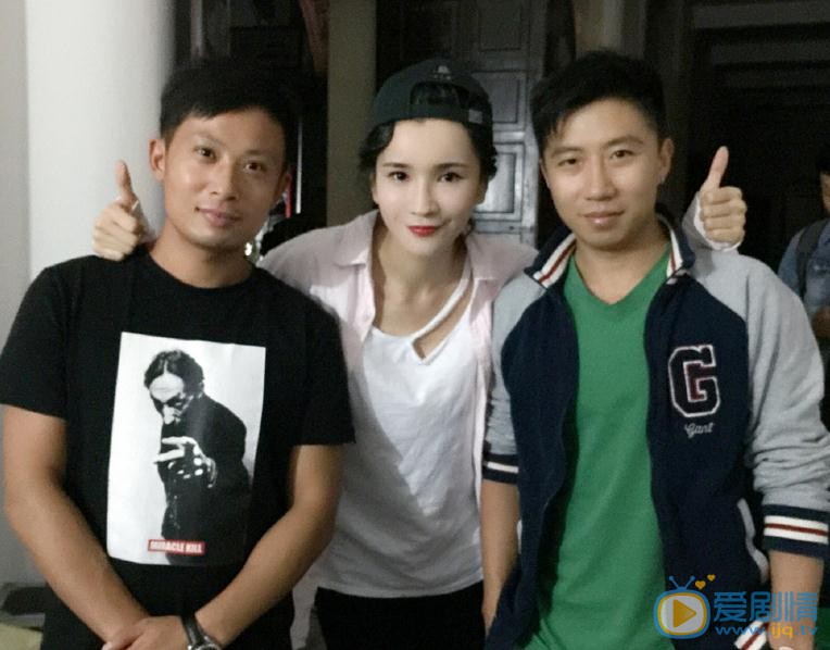 王希维与人合照 王希维高清写真_王希维高清剧照