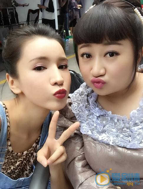王希维与人合照 王希维高清写真_王希维高清剧照