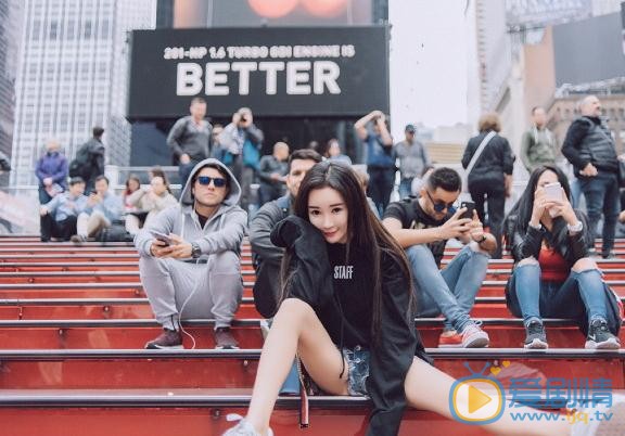 孙心娅异国街头 孙心娅高清写真_孙心娅高清剧照