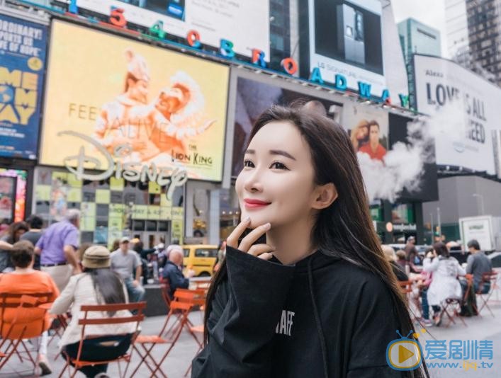 孙心娅异国街头 孙心娅高清写真_孙心娅高清剧照