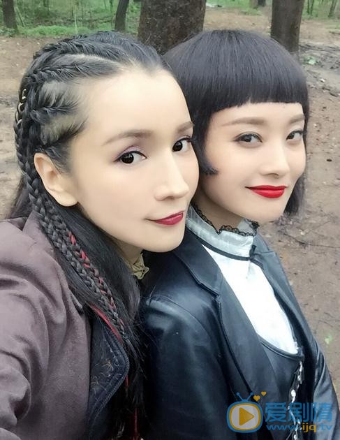 王希维与人合照 王希维高清写真_王希维高清剧照
