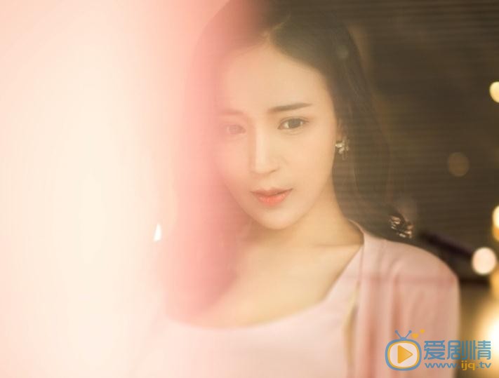 王曼妮气质写真 王曼妮高清写真_王曼妮高清剧照