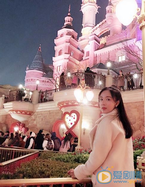 王曼妮生活照 王曼妮高清写真_王曼妮高清剧照