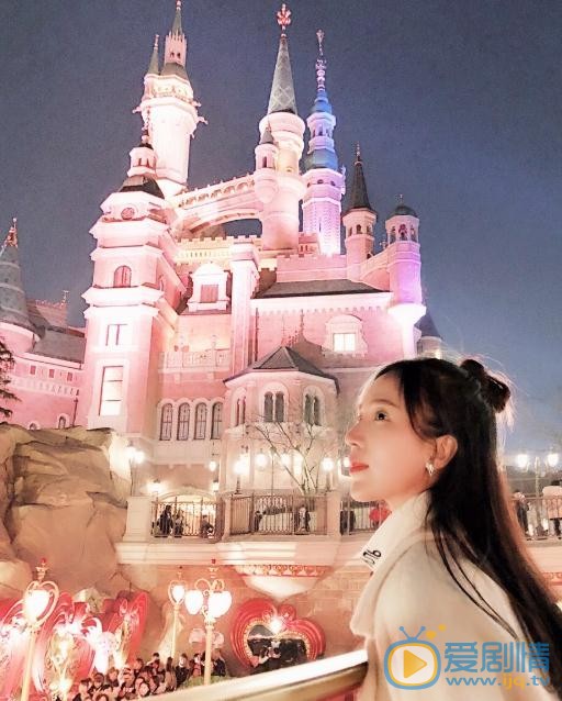 王曼妮生活照 王曼妮高清写真_王曼妮高清剧照