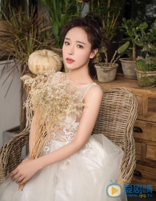 王曼妮气质写真 王曼妮高清写真_王曼妮高清剧照